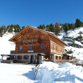 duerrensteinhuette winter rifugio vallandro