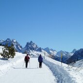 winter bei plaetzwiese dahinter sextner dolomiten