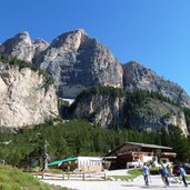rifugio capanna alpina bei sare