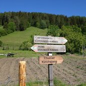 thuins bei sterzing wegweiser kirchsteig