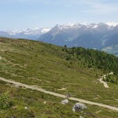 mtb radfahrer unter astjoch