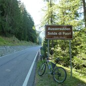 strasse nach sulden ortstafel aussersulden fahrrad