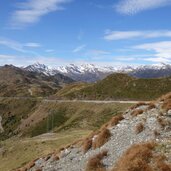 weg bei jaufenpass darunter jaufenpass strasse passeier