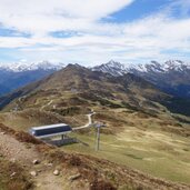 rinneralm sessellift bergstation jaufenkamm