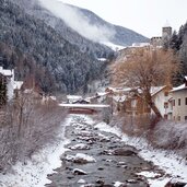 sand in taufers winter fluss ahr burg taufers