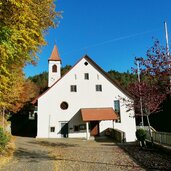 perdonig herbstlandschaft st vigilius kirche