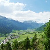 aussichtspunkt dreiangl am stundenweg bei taufers im muenstertal