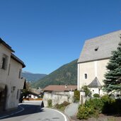 freienfeld stilfes radroute durch dorf