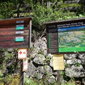 forststrasse weg mtb schluderbach nach plaetzwiese wegweiser