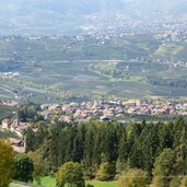 blick auf st georgen bei schenna herbst