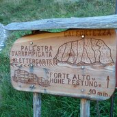 franzensfeste schild klettergarten