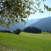 villnoess wiesen bei miglanz hof hoefe