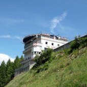 pontives bei lajen aiut alpin rettungs hubschrauber station
