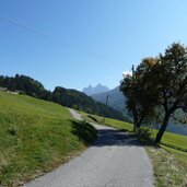 weg zwischen miglanz und st valentin villnoess