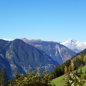 aussicht ab tesselberg richtung windeck und zillertaler alpen