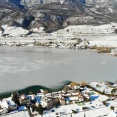 DJI winter kalterersee klughammer dahinter st josef am see