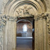 DSC Schloss Tirol Museum Reliefs Portal Kapelle