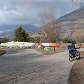 eingang prader sand mit windrad fluegel