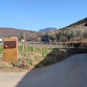 montiggler dorfstrasse zum fruehlingstal