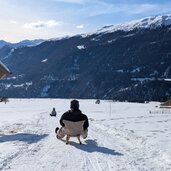 mit der rodel runter richtung st valentin an der heide vinschgau