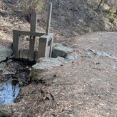 waalweg tor mit wasser mals