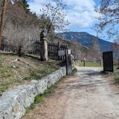 eingang zu zum restaurant solis in mails