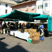 Kaltern Dorf Markt Marktplatz