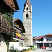 Kirche Dorfzentrum Issing