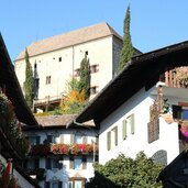Meraner Land Schenna Schloss Schenna Dorfzentrum