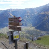 RS weg bei st martin im kofel am sonnenberg herbst