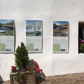 RS naturparkhaus trudnerhorn in gfrill ueber lurche infotafeln