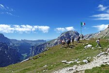 wanderer bei puez huette langental