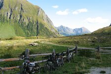 Einkehr WEitenbergalm Hintergrund Eidechsspitze