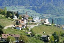 dorf tirol ab schloss