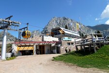 meran bergstation umlaufbahn aus falzeben