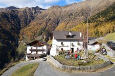 weg bei st martin im kofel am sonnenberg herbst bei hofschank oberkaser