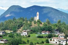 voels ortsteil peterbuehel mit st peter kirche