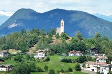 voels ortsteil peterbuehel mit st peter kirche