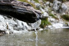 Duerrenstein Pragser Dolomiten Wasser Brunnen