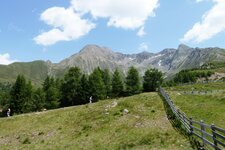 hirzer und hoenigspitz von klammeben aus gesehen