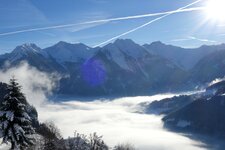 stuls nebel ueber st leonhard in passeier dahinter sarntaler alpen winter fr