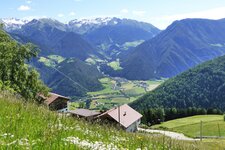 ortschaft egg dosso bei freienfeld oberhalb von mauls dahinter valser joechl