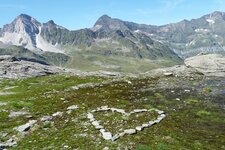 herz aus steinen bei falschnaljoch