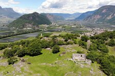 dji Castelfeder Ruine Barbara Kapelle Blick Auer Bozen Mitterberg Kalterer See