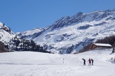 melager alm winter langlauf loipe skifahrer