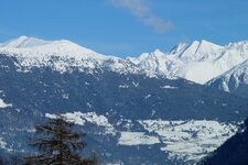 muenstertal winter blick richtung vinschgau oetztaler alpen mit saldurspitze