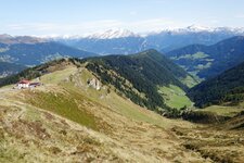 blick vom jaufenpass auf das jaufental links jaufenhaus