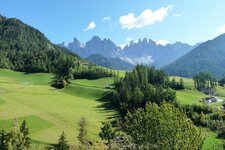 st magdalena villnoess blick auf geislergruppe