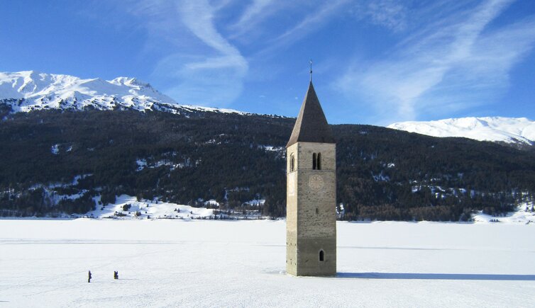 reschensee vinschgau winter zugefroren gefroren