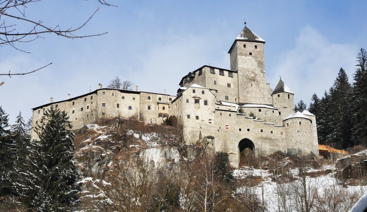 Sand in Taufers Burg Taufers Winter